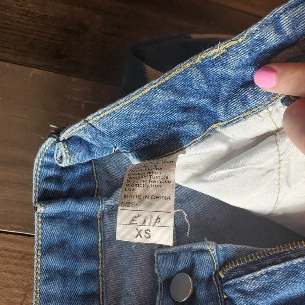 White Heart Graphic Light Wash High-Rise Blue Jeans Girls Size XS EUC